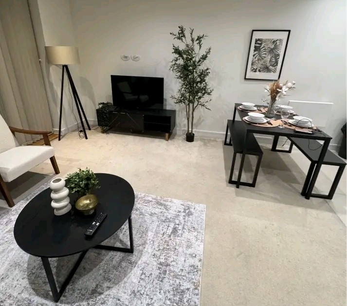 R&R Cleaners service in action